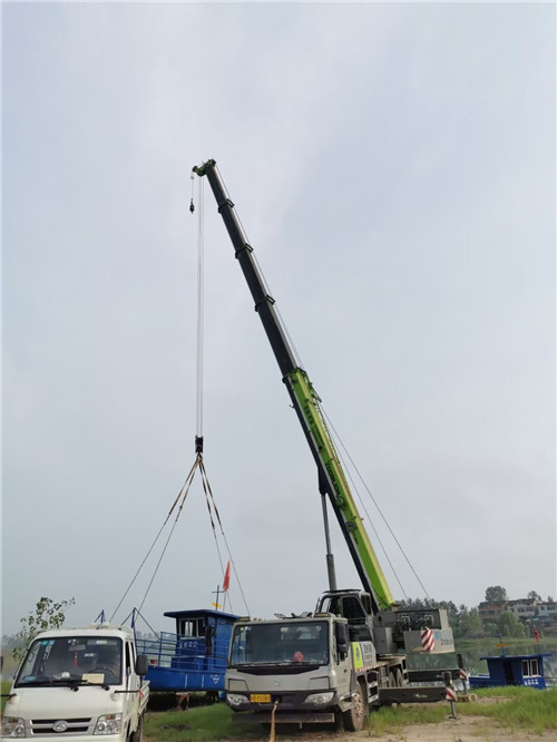 青县桥梁建设吊装案例